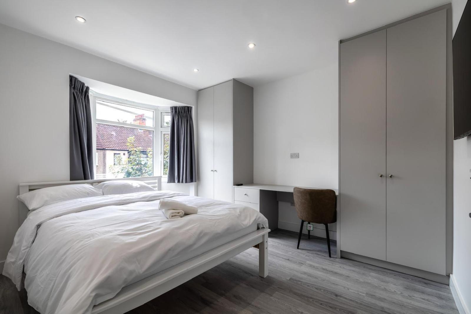 Modern Home With Driveway Parking For 2 Vehicles, Near Tottenham Hotspur Stadium, White Hart Lane Train Station Londyn Zewnętrze zdjęcie